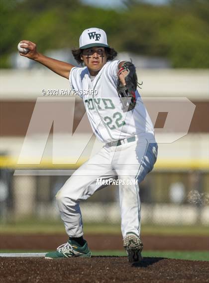 Thumbnail 1 in Riverhead vs William Floyd photogallery.