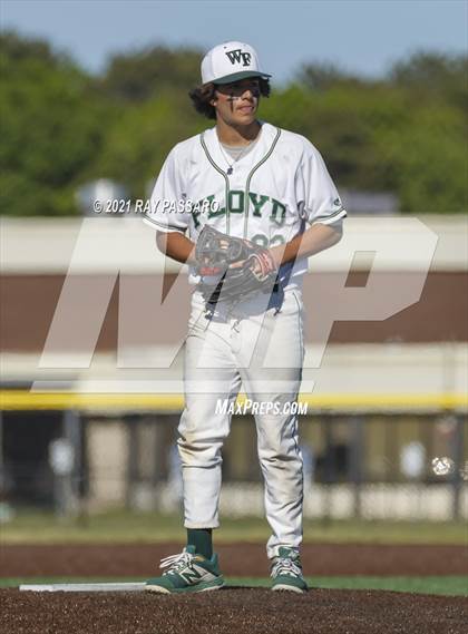 Thumbnail 2 in Riverhead vs William Floyd photogallery.