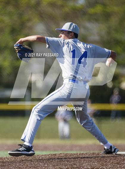Thumbnail 3 in Riverhead vs William Floyd photogallery.