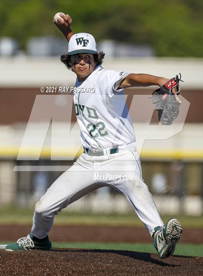 Thumbnail 3 in Riverhead vs William Floyd photogallery.