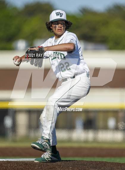Thumbnail 3 in Riverhead vs William Floyd photogallery.