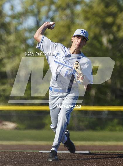 Thumbnail 3 in Riverhead vs William Floyd photogallery.