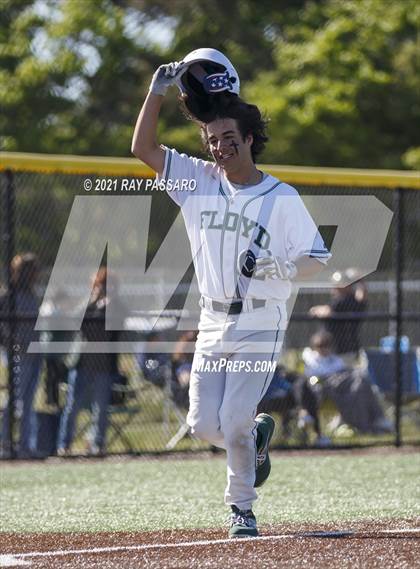 Thumbnail 2 in Riverhead vs William Floyd photogallery.