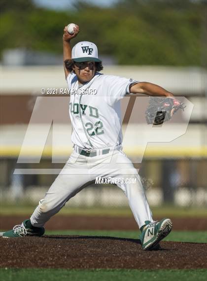 Thumbnail 3 in Riverhead vs William Floyd photogallery.