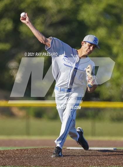 Thumbnail 1 in Riverhead vs William Floyd photogallery.