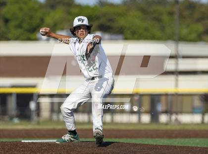 Thumbnail 3 in Riverhead vs William Floyd photogallery.