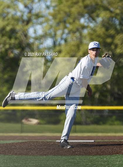 Thumbnail 2 in Riverhead vs William Floyd photogallery.