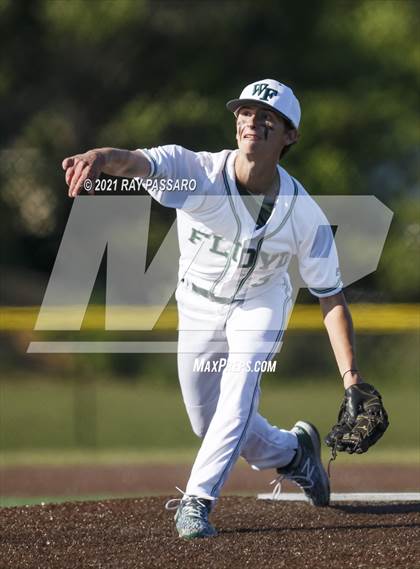 Thumbnail 2 in Riverhead vs William Floyd photogallery.
