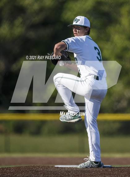 Thumbnail 2 in Riverhead vs William Floyd photogallery.