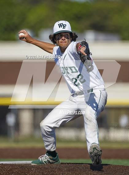 Thumbnail 3 in Riverhead vs William Floyd photogallery.