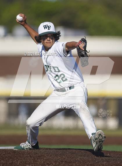 Thumbnail 1 in Riverhead vs William Floyd photogallery.