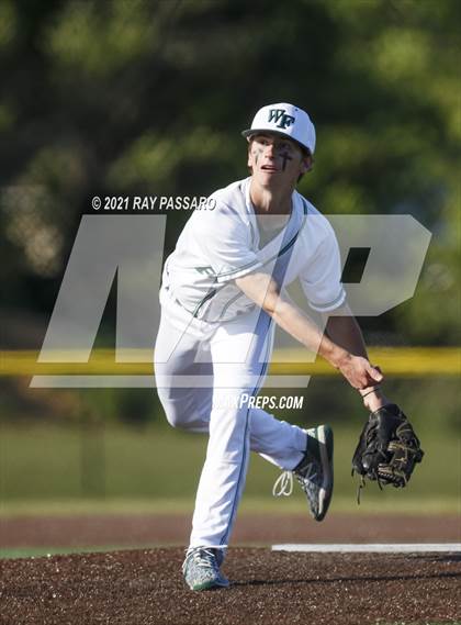Thumbnail 3 in Riverhead vs William Floyd photogallery.