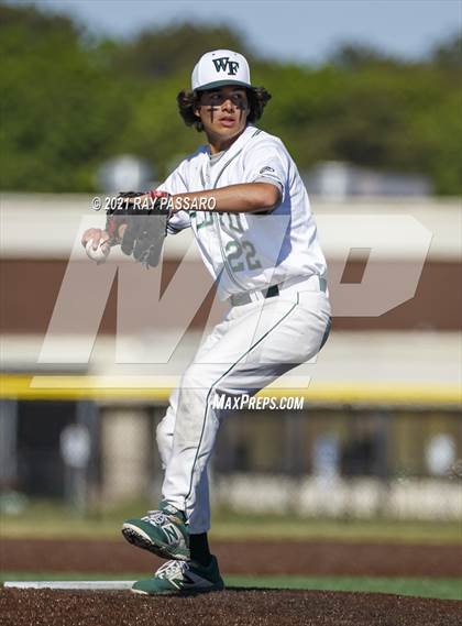 Thumbnail 2 in Riverhead vs William Floyd photogallery.