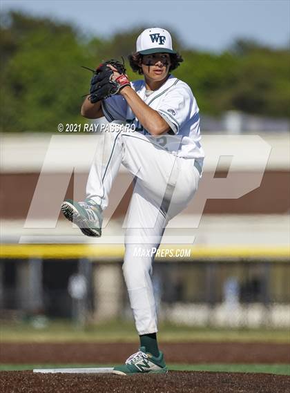Thumbnail 3 in Riverhead vs William Floyd photogallery.