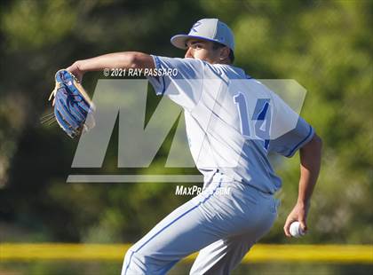 Thumbnail 3 in Riverhead vs William Floyd photogallery.