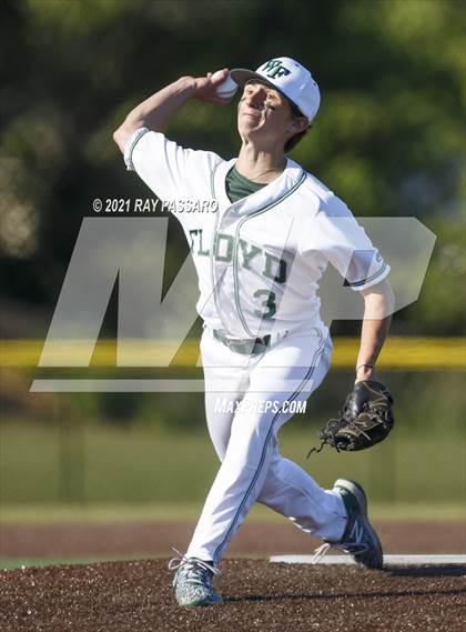 Thumbnail 1 in Riverhead vs William Floyd photogallery.