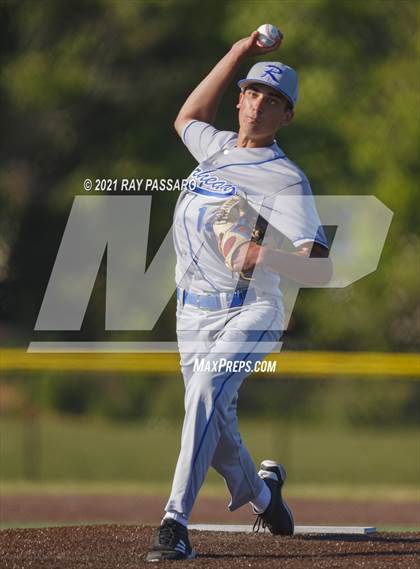 Thumbnail 3 in Riverhead vs William Floyd photogallery.