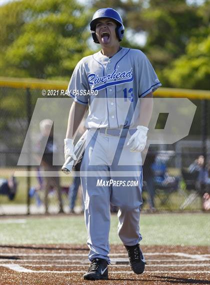 Thumbnail 1 in Riverhead vs William Floyd photogallery.