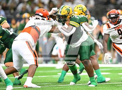 Thumbnail 3 in Opelousas vs. Cecilia (LHSAA Division II Non-Select Final) photogallery.