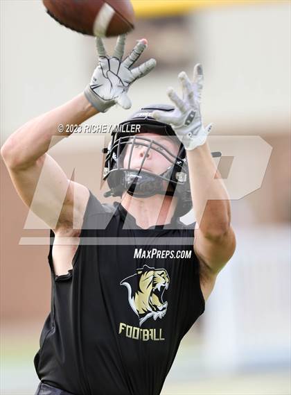 Thumbnail 3 in Rockhurst @ Bentonville photogallery.