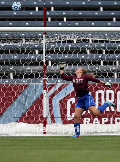 Thumbnail 3 in Cheyenne Mountain vs. Broomfield (CHSAA 4A Final) photogallery.