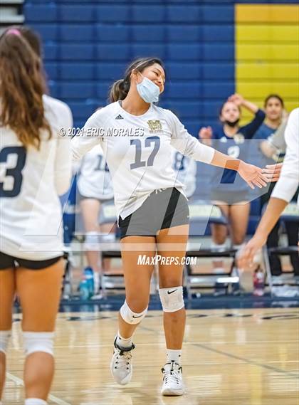 Thumbnail 2 in Mater Dei Catholic vs Mission Vista (CIF SDS D2 1st Round) photogallery.