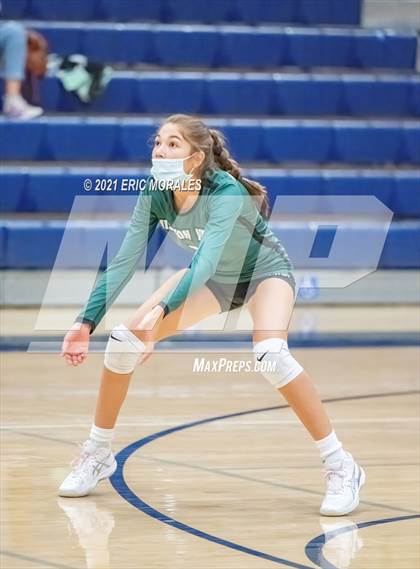 Thumbnail 2 in Mater Dei Catholic vs Mission Vista (CIF SDS D2 1st Round) photogallery.