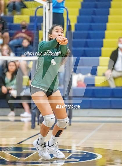 Thumbnail 1 in Mater Dei Catholic vs Mission Vista (CIF SDS D2 1st Round) photogallery.
