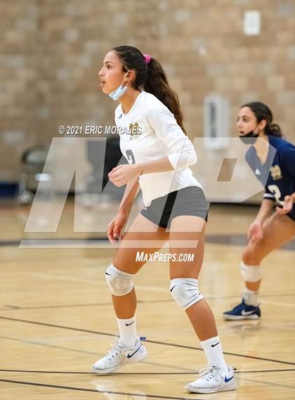 Thumbnail 1 in Mater Dei Catholic vs Mission Vista (CIF SDS D2 1st Round) photogallery.