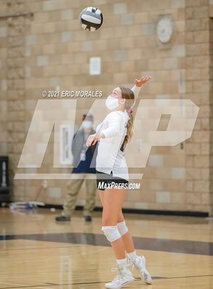 Thumbnail 1 in Mater Dei Catholic vs Mission Vista (CIF SDS D2 1st Round) photogallery.