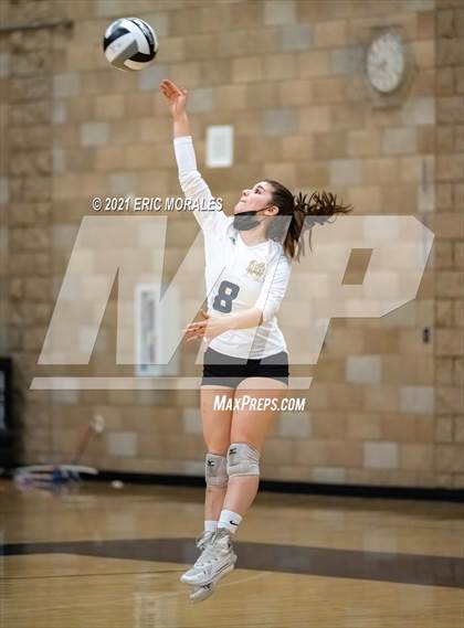 Thumbnail 3 in Mater Dei Catholic vs Mission Vista (CIF SDS D2 1st Round) photogallery.
