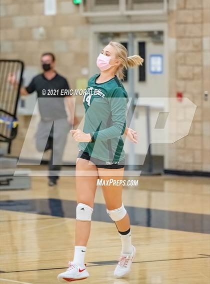 Thumbnail 1 in Mater Dei Catholic vs Mission Vista (CIF SDS D2 1st Round) photogallery.