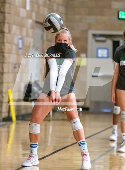 Thumbnail 2 in Mater Dei Catholic vs Mission Vista (CIF SDS D2 1st Round) photogallery.