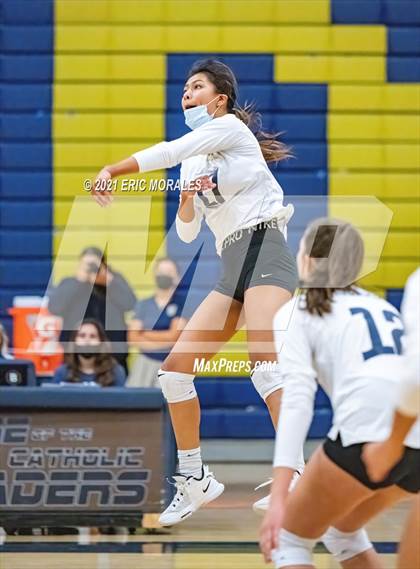 Thumbnail 1 in Mater Dei Catholic vs Mission Vista (CIF SDS D2 1st Round) photogallery.
