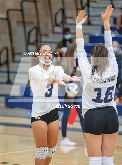 Thumbnail 3 in Mater Dei Catholic vs Mission Vista (CIF SDS D2 1st Round) photogallery.