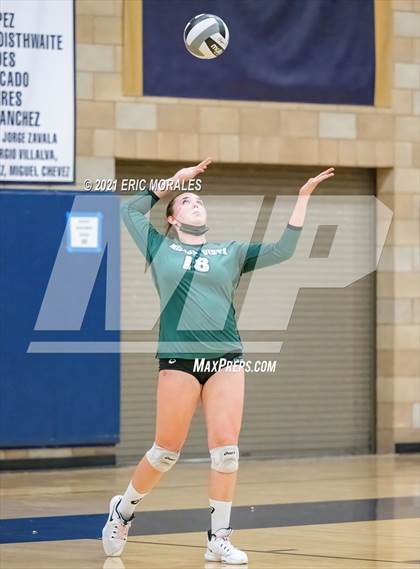 Thumbnail 1 in Mater Dei Catholic vs Mission Vista (CIF SDS D2 1st Round) photogallery.