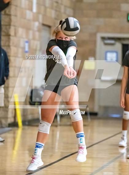 Thumbnail 1 in Mater Dei Catholic vs Mission Vista (CIF SDS D2 1st Round) photogallery.