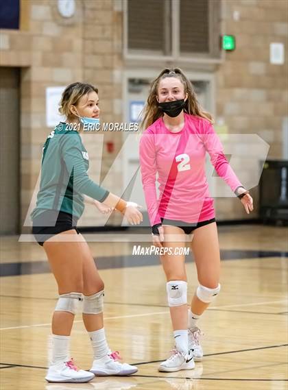 Thumbnail 2 in Mater Dei Catholic vs Mission Vista (CIF SDS D2 1st Round) photogallery.