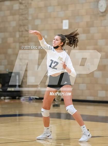 Thumbnail 2 in Mater Dei Catholic vs Mission Vista (CIF SDS D2 1st Round) photogallery.