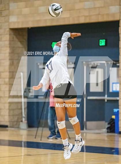 Thumbnail 2 in Mater Dei Catholic vs Mission Vista (CIF SDS D2 1st Round) photogallery.