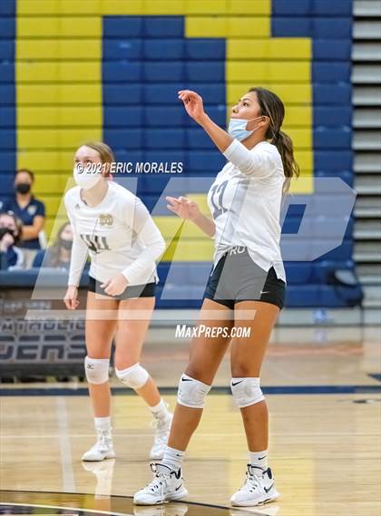 Thumbnail 3 in Mater Dei Catholic vs Mission Vista (CIF SDS D2 1st Round) photogallery.