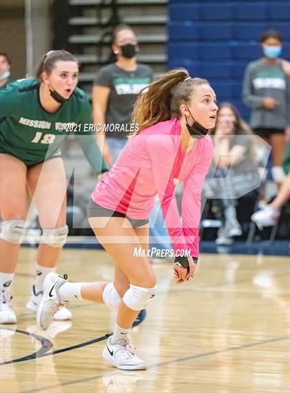 Thumbnail 1 in Mater Dei Catholic vs Mission Vista (CIF SDS D2 1st Round) photogallery.