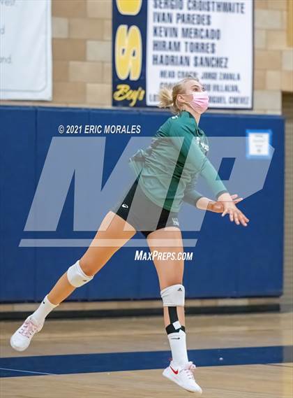 Thumbnail 1 in Mater Dei Catholic vs Mission Vista (CIF SDS D2 1st Round) photogallery.