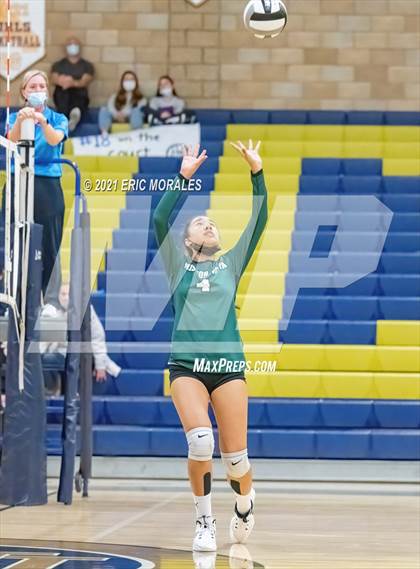 Thumbnail 3 in Mater Dei Catholic vs Mission Vista (CIF SDS D2 1st Round) photogallery.