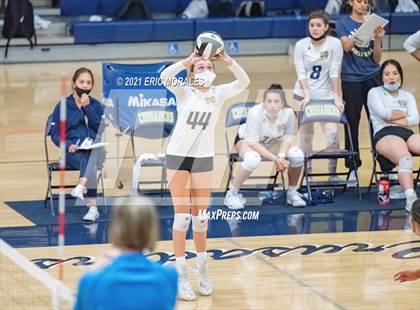 Thumbnail 3 in Mater Dei Catholic vs Mission Vista (CIF SDS D2 1st Round) photogallery.