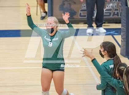 Thumbnail 1 in Mater Dei Catholic vs Mission Vista (CIF SDS D2 1st Round) photogallery.
