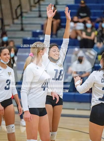 Thumbnail 2 in Mater Dei Catholic vs Mission Vista (CIF SDS D2 1st Round) photogallery.