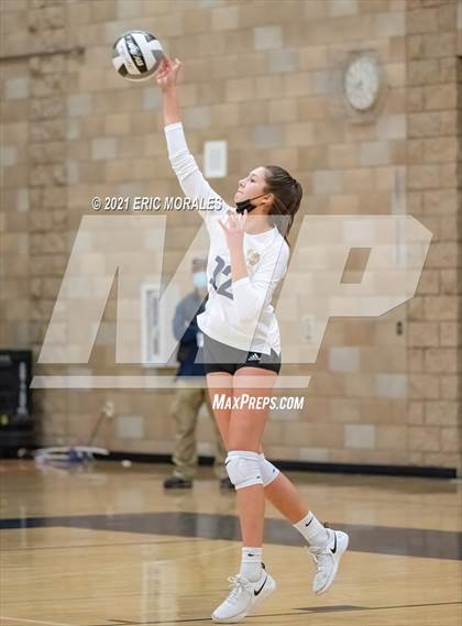 Thumbnail 3 in Mater Dei Catholic vs Mission Vista (CIF SDS D2 1st Round) photogallery.
