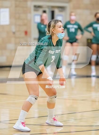 Thumbnail 1 in Mater Dei Catholic vs Mission Vista (CIF SDS D2 1st Round) photogallery.