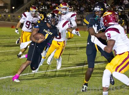 Thumbnail 3 in Clovis West vs. Edison photogallery.